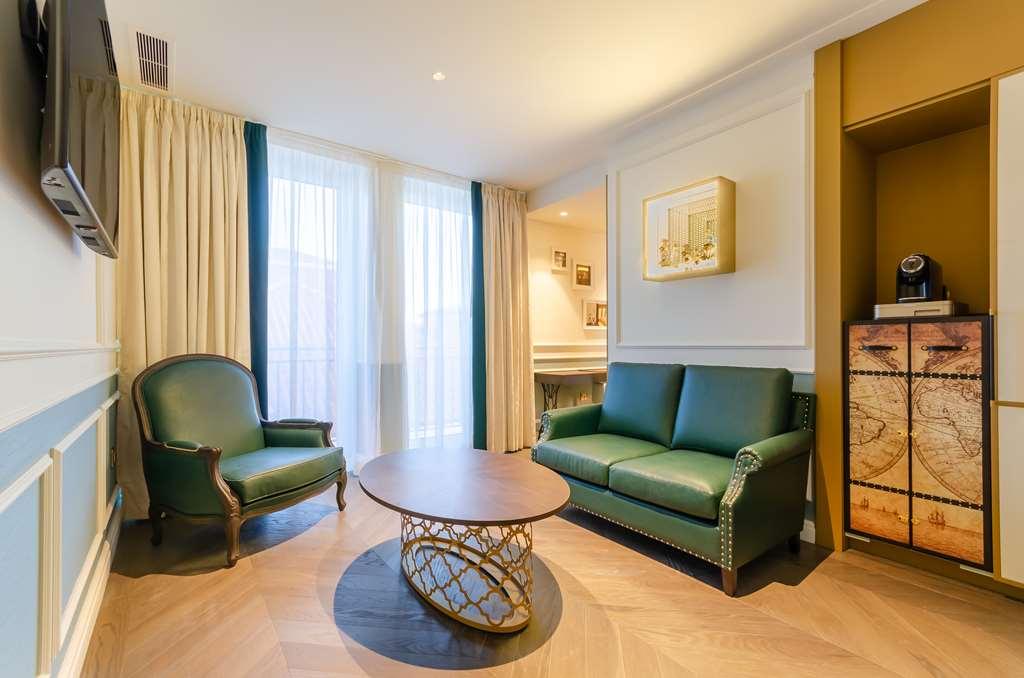The Emerald House - Curio Collection By Hilton