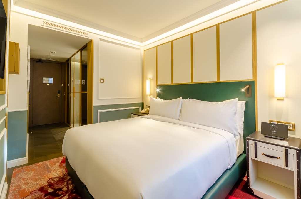 The Emerald House - Curio Collection By Hilton