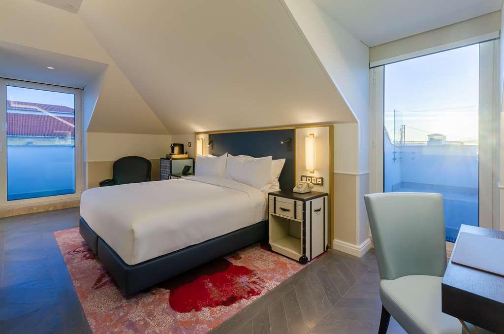 The Emerald House - Curio Collection By Hilton Lisboa