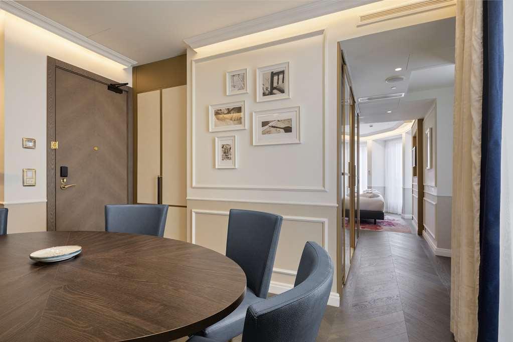 The Emerald House - Curio Collection By Hilton Lisboa