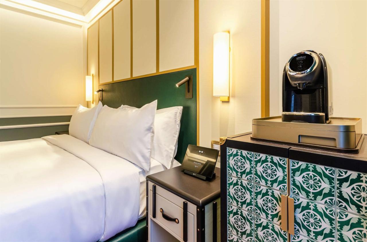 The Emerald House - Curio Collection By Hilton Lisboa