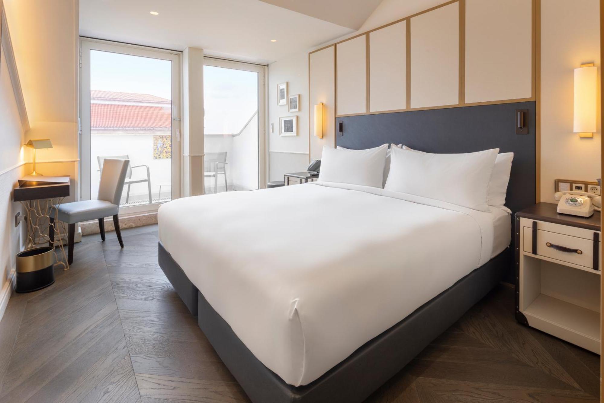 The Emerald House - Curio Collection By Hilton Lisboa